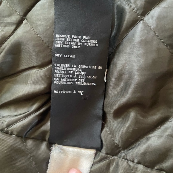 Gorgeous winter coat with detachable fur trimmed hood - Picture 7 of 7